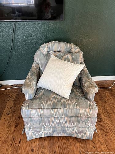 Lot #9 (1 of 4)
