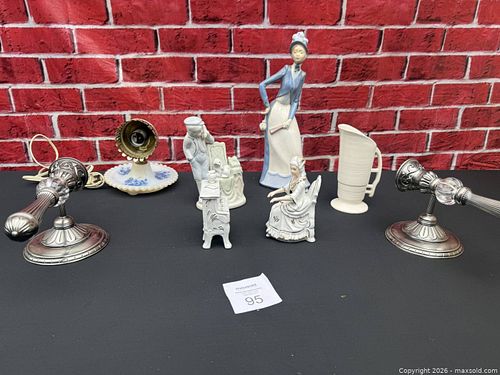 Figurines and a lamp (1 of 13)