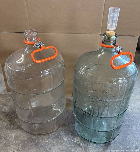 Clear Glass Carboy / Demijohn (1 of 13)