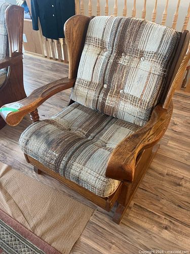 Upholstered Oak-Framed Armchair with Plaid Cushion (1 of 11)