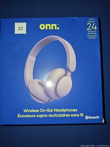 onn. Wireless On-Ear Headphones (1 of 5)