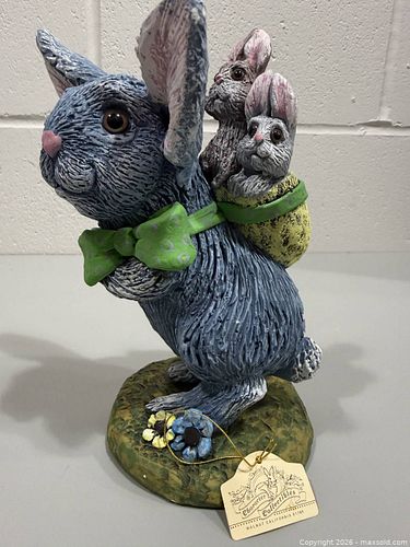Vintage Character Collectibles Bunny Family Figurine - Mother Rabbit Carrying Bunnies in Backpack Basket  (1 of 7)