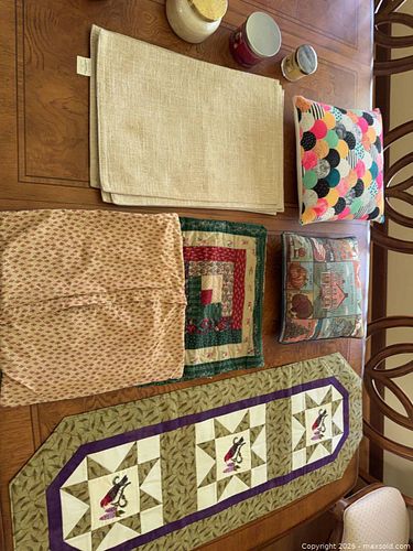 Lot of 6-10 Table Linens, Throw Pillows & Decorative Candles (1 of 6)