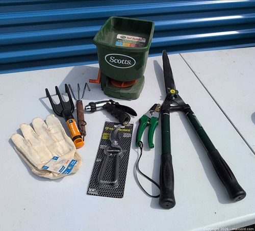 Gardening Tools B (1 of 20)