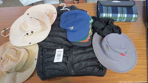Various used clothing (1 of 7)