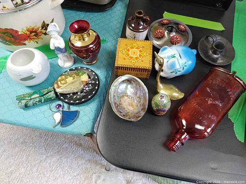 Mixed Vintage Small Collectibles: Glass, Brass, Porcelain (1 of 6)