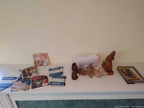 Vintage View-Master Booklets, Wooden Carvings & Picture Frames (1 of 5)