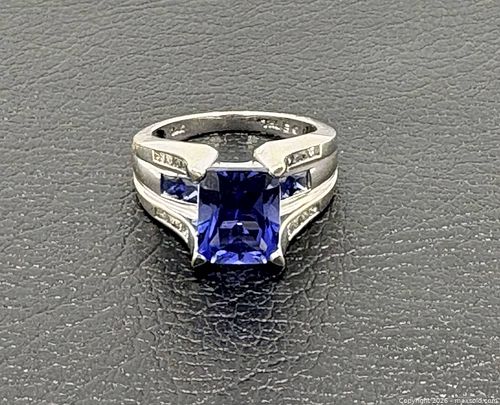 10k White Gold Sapphire & Diamond Ring (1 of 8)