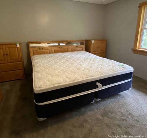 ObusForme King Mattress Set with Oak Headboard ; includes frame (1 of 10)