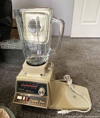 Oster Vintage Beige Multi-Function Countertop Blender & Food Processor (1 of 8)