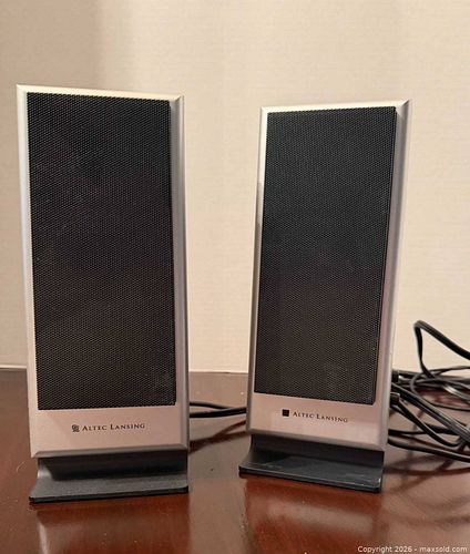 Altec Lansing VS-2120 Powered Computer Speakers (1 of 8)