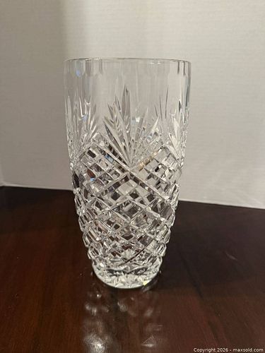 Cut Crystal Vase, Diamond Starburst Pattern, 9.5 in (1 of 7)