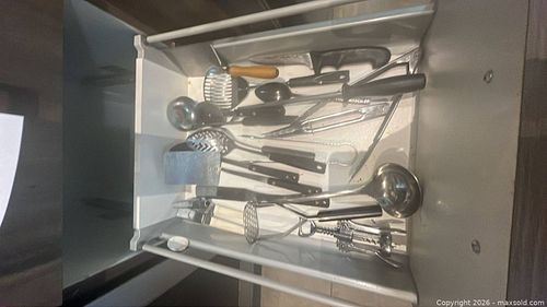 Utensils Drawer  (1 of 5)