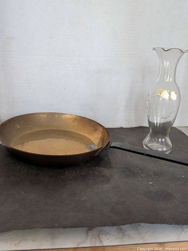 Brass Skillet Pan and Cornflower Etched Glass Bud Vase, 2 pcs (1 of 7)