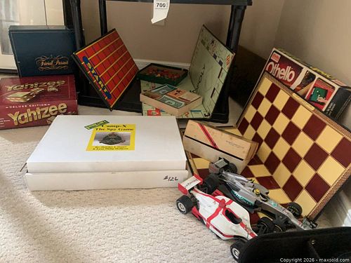 Lot #700 (1 of 11)
