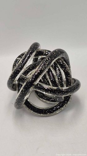 Art Glass Infinity Knot (1 of 8)