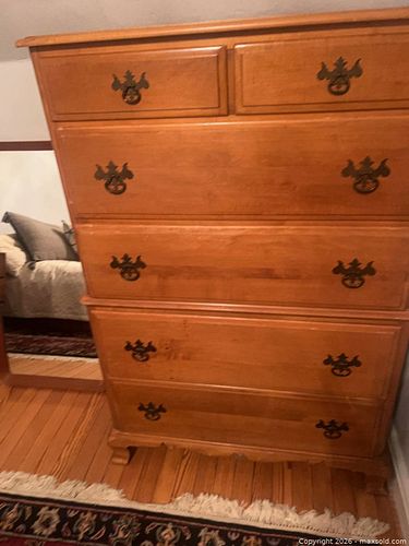  Chest of drawers (1 of 5)