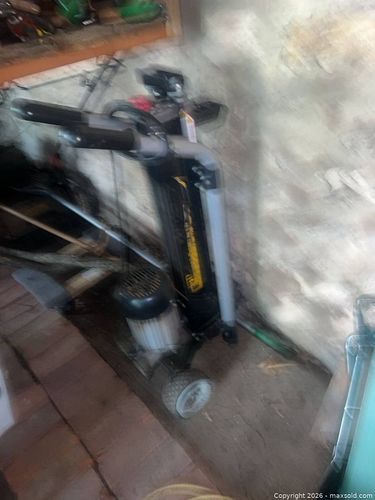 Electric log splitter (1 of 4)
