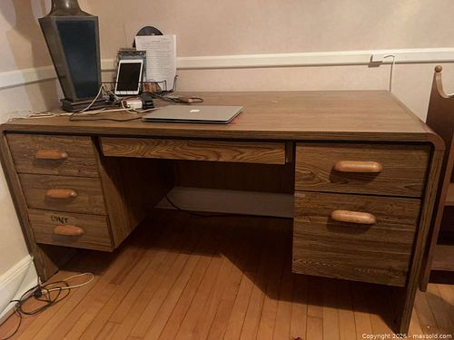 Large wooden desk (1 of 4)