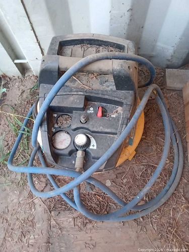 Campbell Hausfeld 2 HP 4-Gallon Air Compressor, 120V (1 of 3)