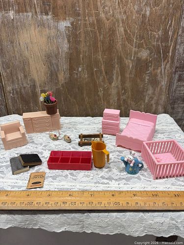 Dollhouse Furniture & Miniature Accessories, Assorted 1:12 (1 of 9)