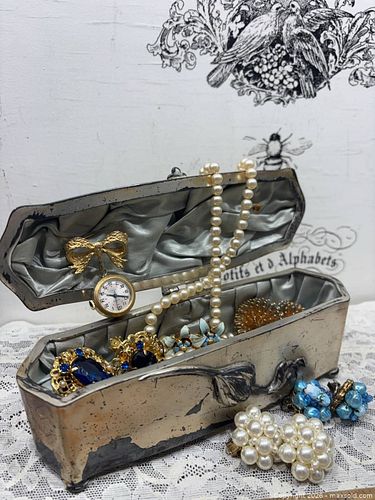 Vintage Costume Jewelry Lot with Faux Pearls, Brooch, silk Lined Coffin Case  (1 of 13)