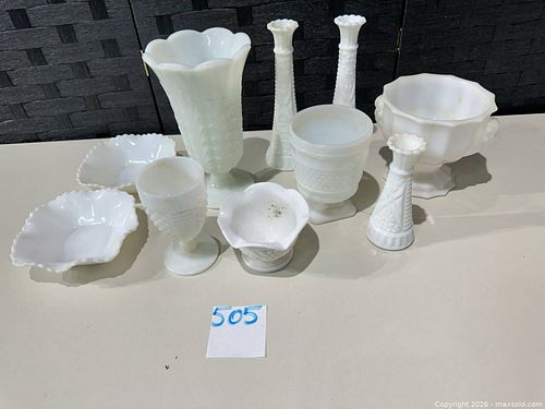 Mixed White Milk Glass Lot, 10 Pieces, Textured Ruffled Edges (1 of 18)