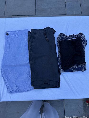 Women's Mixed Clothing Lot — (Shorts & Tops) (1 of 9)