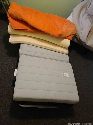 Convertible Futon Chair with Removable Covers B (1 of 8)