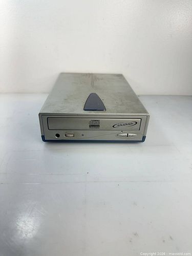 MagicSpin External CD/DVD CD-RW Burner - Silver/Blue (1 of 4)