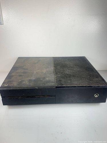 Xbox One Console Model 1540 Black (1 of 3)