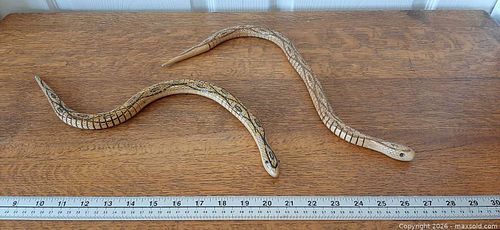 Vintage articulated wooden snakes (1 of 5)