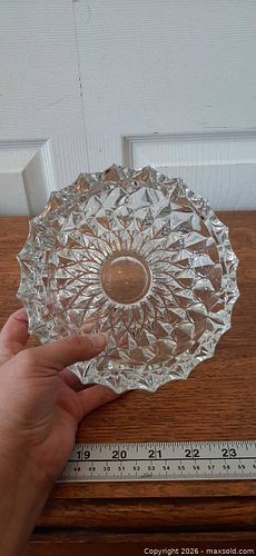 Vintage heavy cut crystal ashtray (1 of 9)