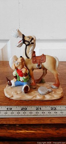 Vintage porcelain piece depicting Pecos Bill and his horse Widowmaker (1 of 8)