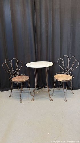 Vintage Rustic 3-Piece Wrought Iron Bistro Set (1 of 13)