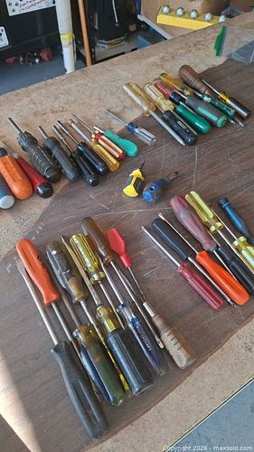 Mixed Screwdriver Set — Flathead, Phillips & Interchangeable Stub (1 of 8)
