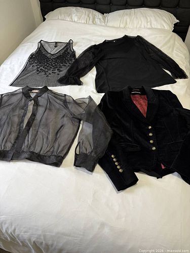 DESIGNER HOLIDAY WEAR M/L (1 of 5)