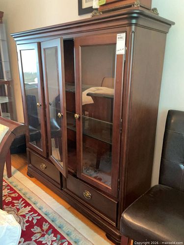 Mahogany China Cabinet with Glass Doors & Shelves C (1 of 13)