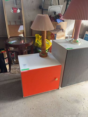 Mid-Century Nightstand with Table Lamp B (1 of 10)