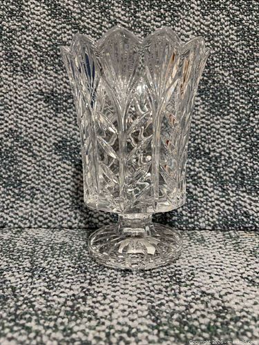 Fifth Avenue Crystal Clear Cut Leaf Vase from Poland (1 of 7)