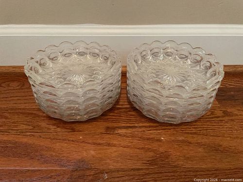 Set of 10 Clear Pressed Glass Plates, 4–5 in Starburst (1 of 5)