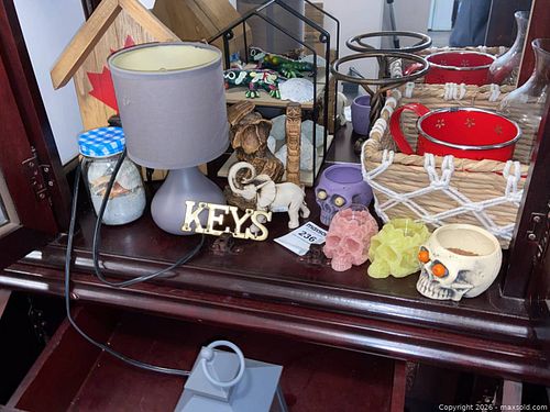 Decorative Home Accessories Assortment (1 of 7)