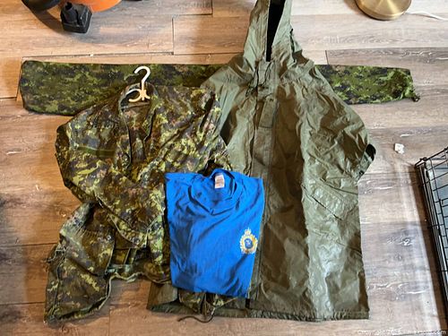 Lot: Military-Style Raincoat, Camo Jacket/Pants, XXL Blue T‑Shirt (1 of 13)