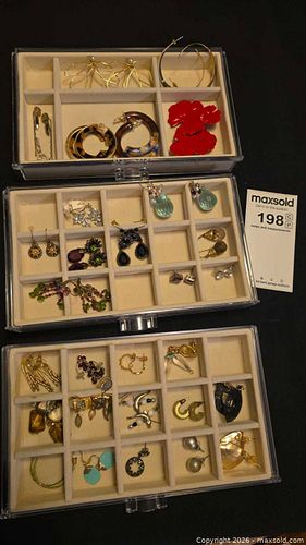 Mixed Lot of 16–30 Earrings, Gold & Silver Tone (1 of 11)