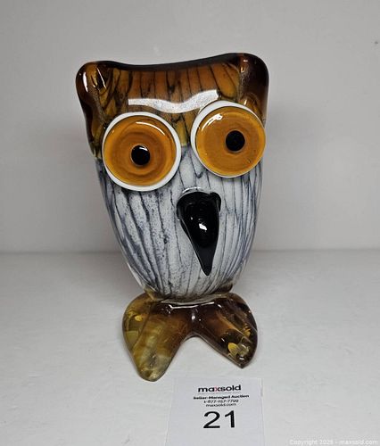 Art Glass Owl Paperweight  (1 of 7)