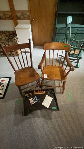 Wooden Chairs and Low Black Table Lot (1 of 23)