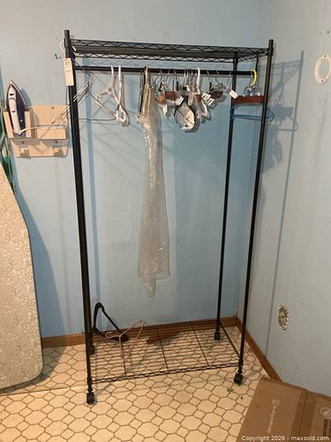 Clothing Rack B (1 of 4)
