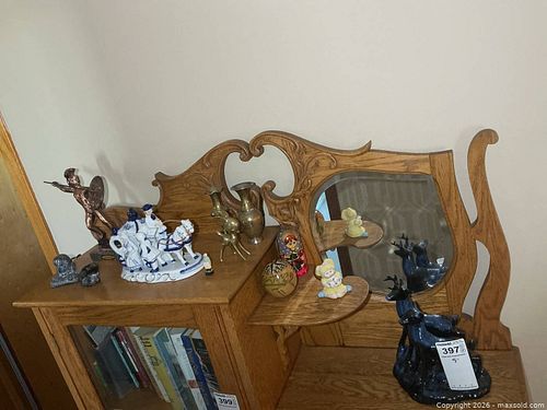 Home Decor / Collectibles A (1 of 13)