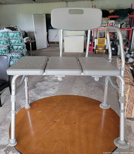 Lightweight Aluminum Adjustable Shower Bench (1 of 3)