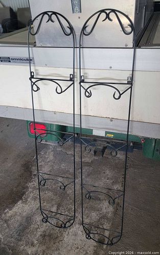 Metal Wire Hanging Plate Holders (2) (1 of 3)